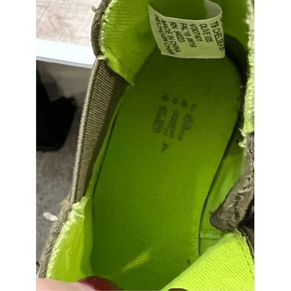 The GAP Chelsea Kidcore Olive Faux Suede High Top‎ Side Zip Boots 7 Blokecore
